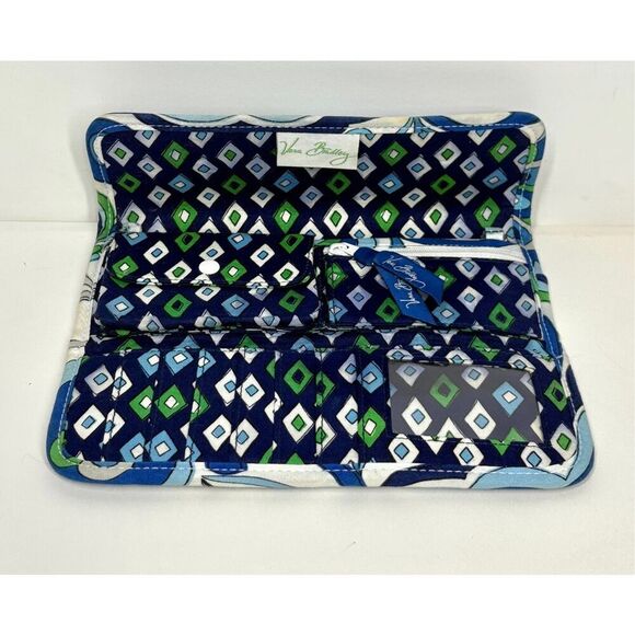 Vera Bradley Sleek Quilted Bifold Wallet Mediterranean Blue Magnetic Closure - Picture 3 of 4
